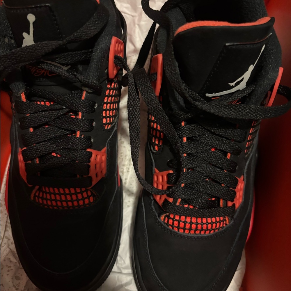 Air Jordan 4 Retro 'Red Thunder
Authentic